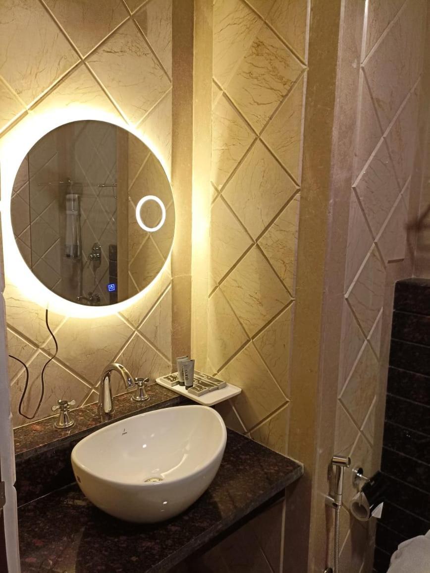 Hotel Vivaan Regency Харідвар Екстер'єр фото